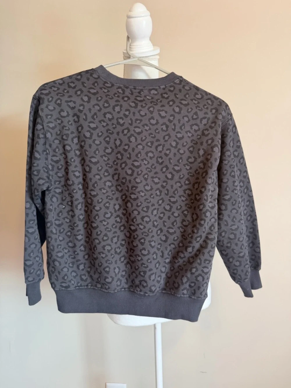 Zara girls Leopard Crew neck cozy sweatshirt size 9-10